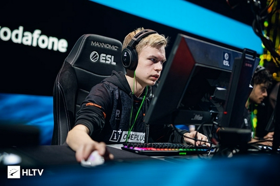 T1战队再创辉煌赢得英雄联盟全球总决赛三连冠